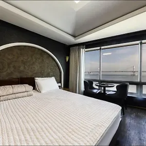 Hotel Bridge, Busan
